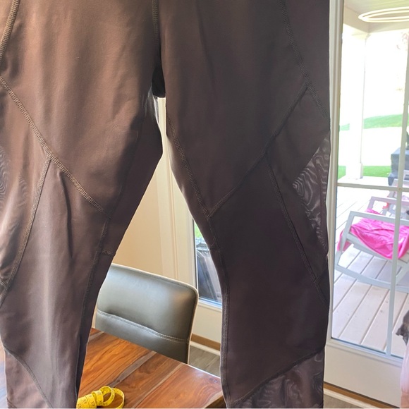 Nice Mesh Side Panel Yoga & Pilates Athletic Leggings Capri Length Pocket M - Picture 3 of 12